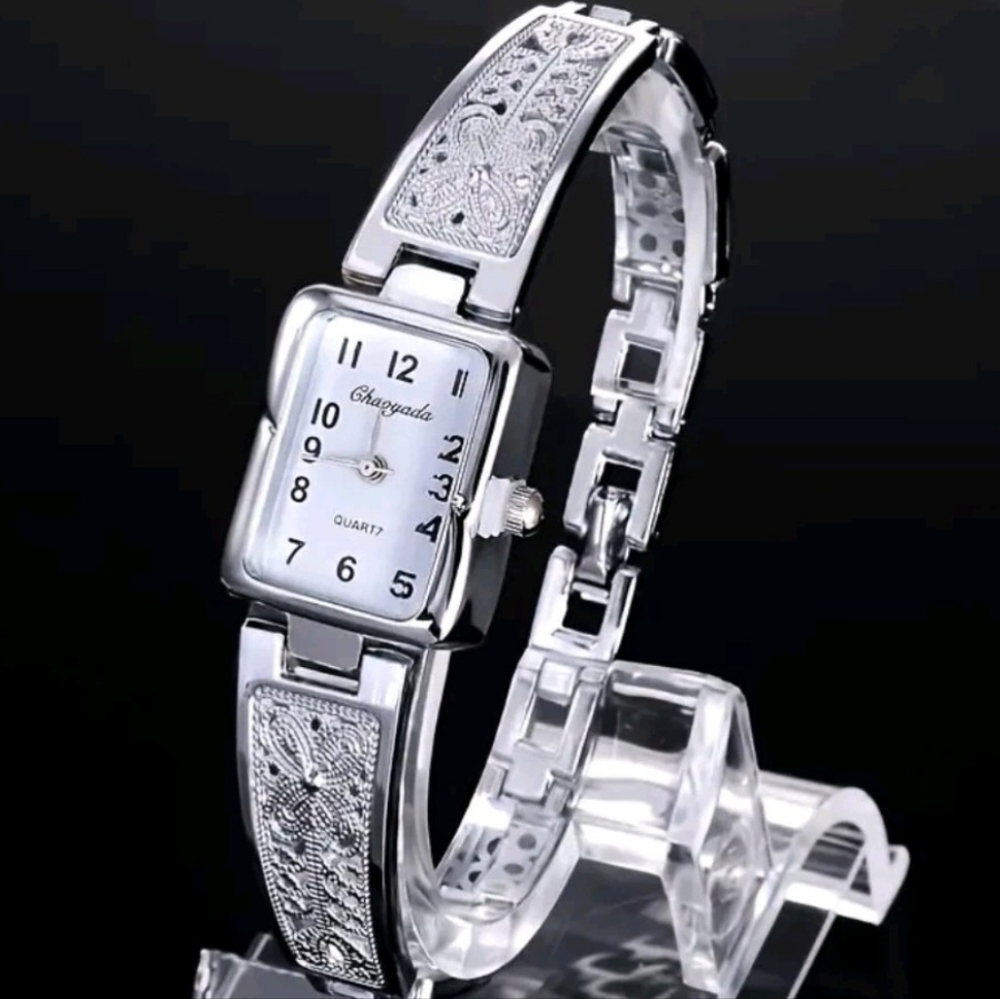 NEW Bright Silver Chaoyade 7" Bracelet Watch For Women